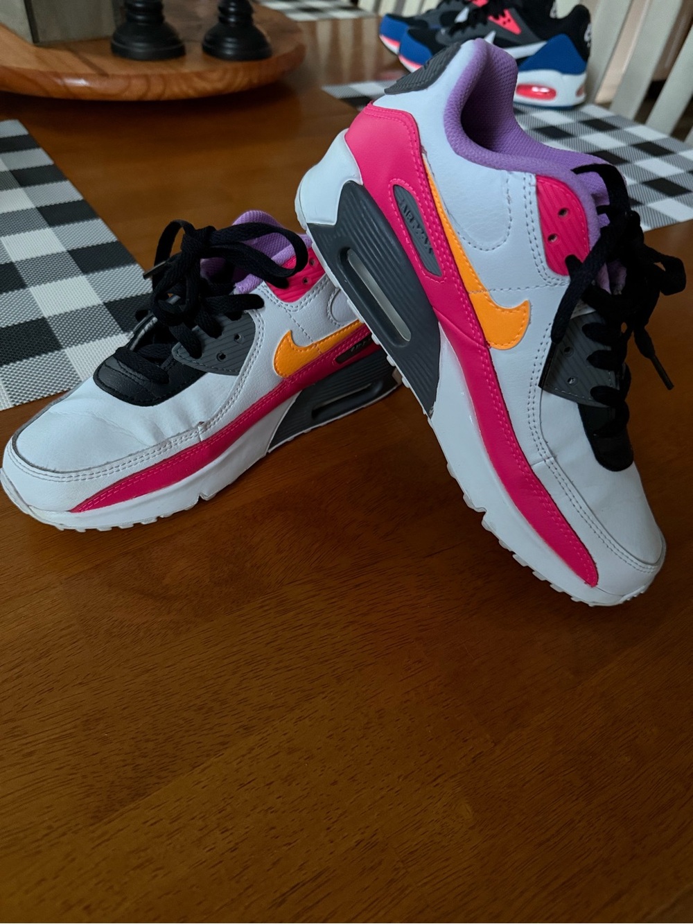 Women’s Air Max 90 Grade-School Sneakers